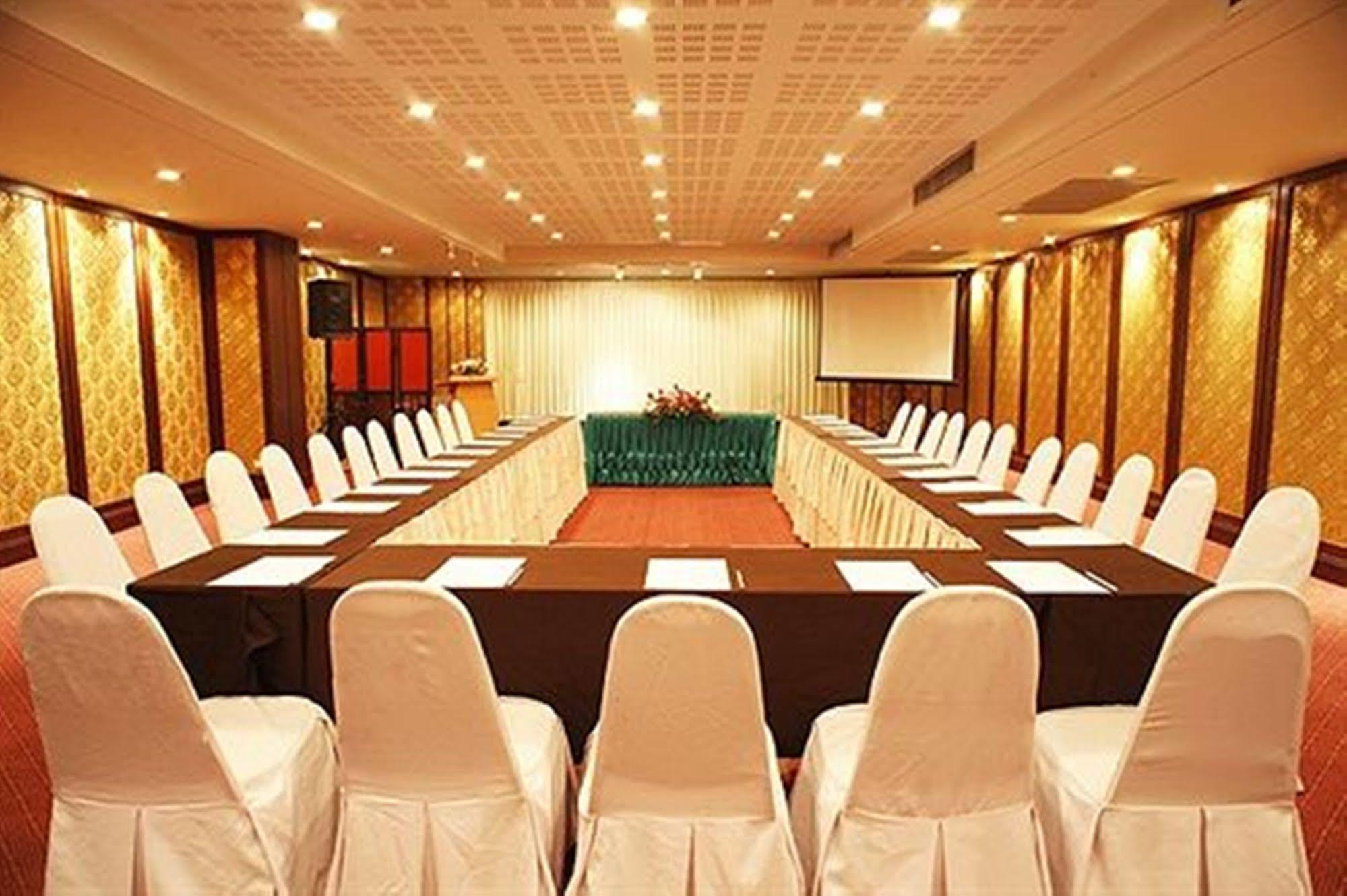 Royal Peninsula Hotel Chiangmai Chiang Mai Exterior foto