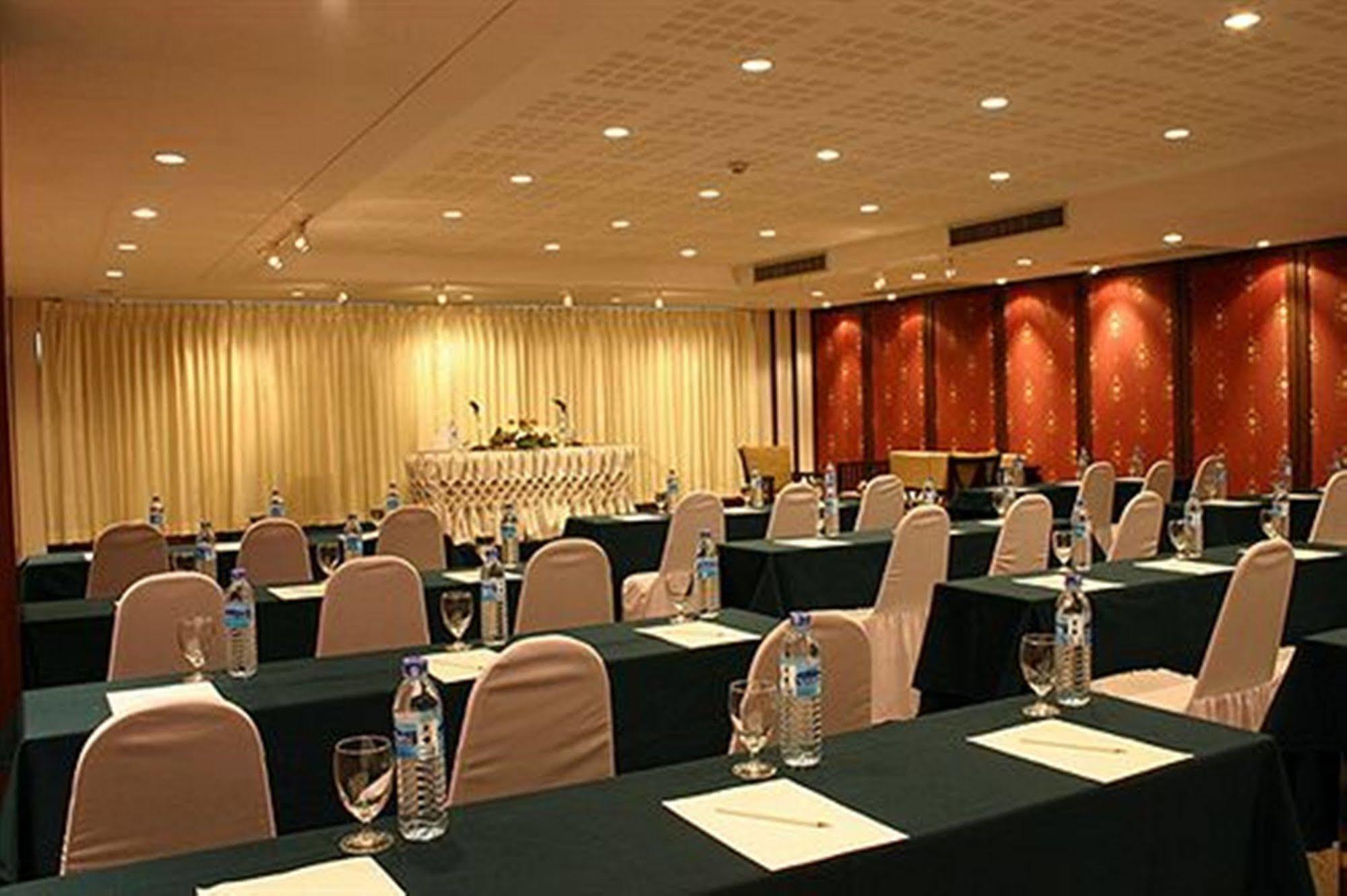 Royal Peninsula Hotel Chiangmai Chiang Mai Exterior foto